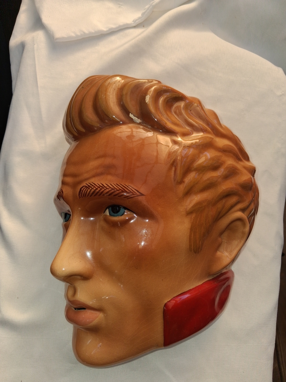 Ceramic James Dean Wall Accent in Brown with Red Collar